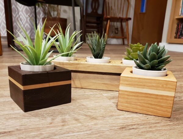 Minimalist planter